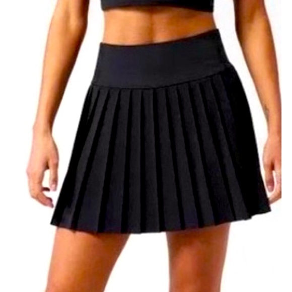 Athleta Elevated Black Pleated Skirt - Size Large - Picture 1 of 3